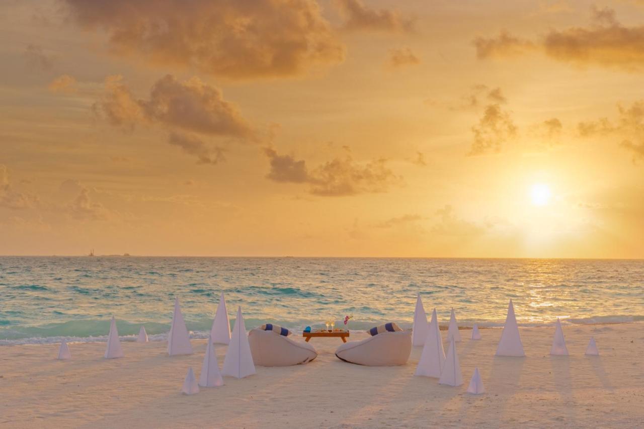 Готель Grand Park Kodhipparu Maldives Baros Island Екстер'єр фото