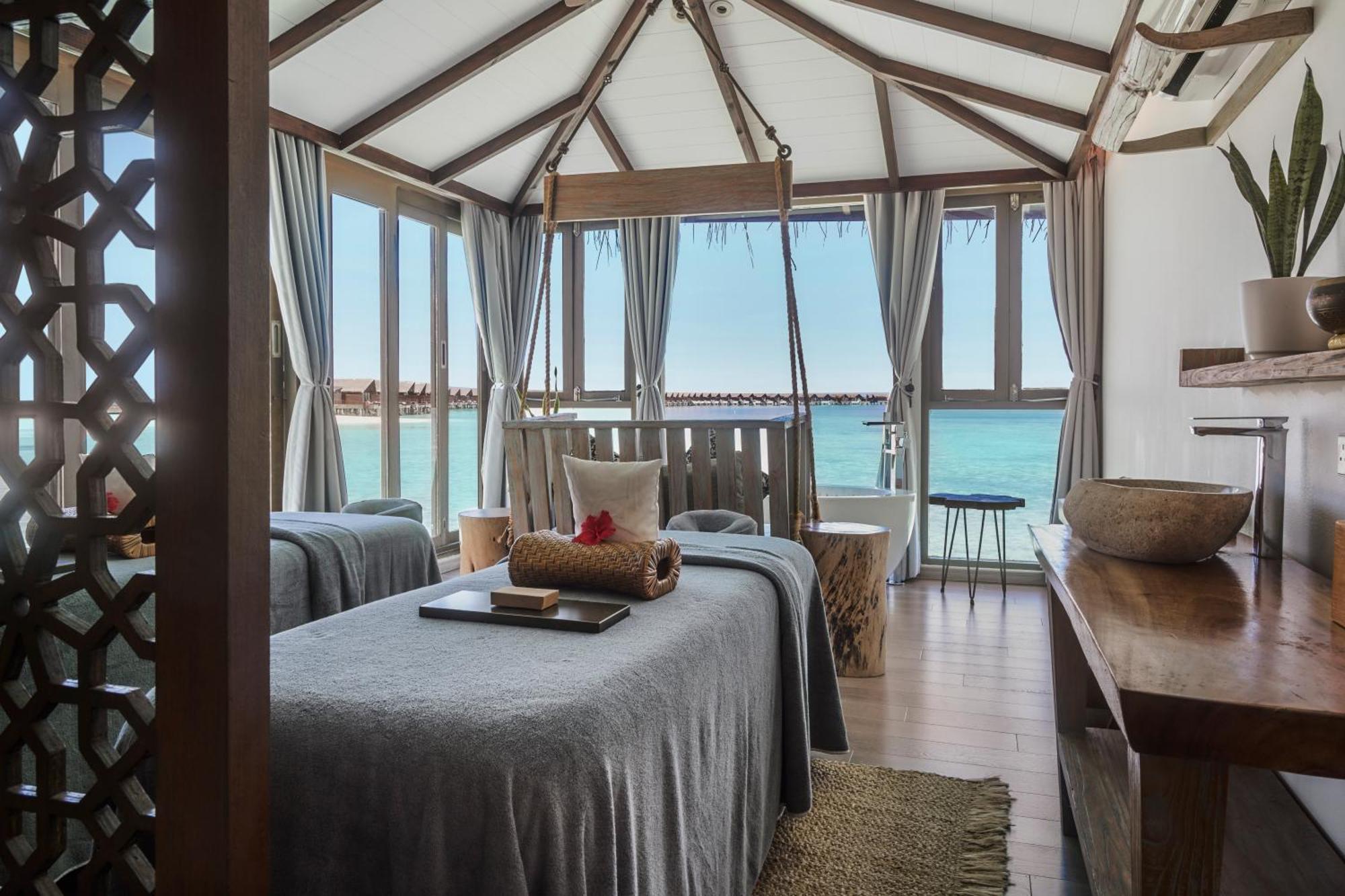 Готель Grand Park Kodhipparu Maldives Baros Island Екстер'єр фото